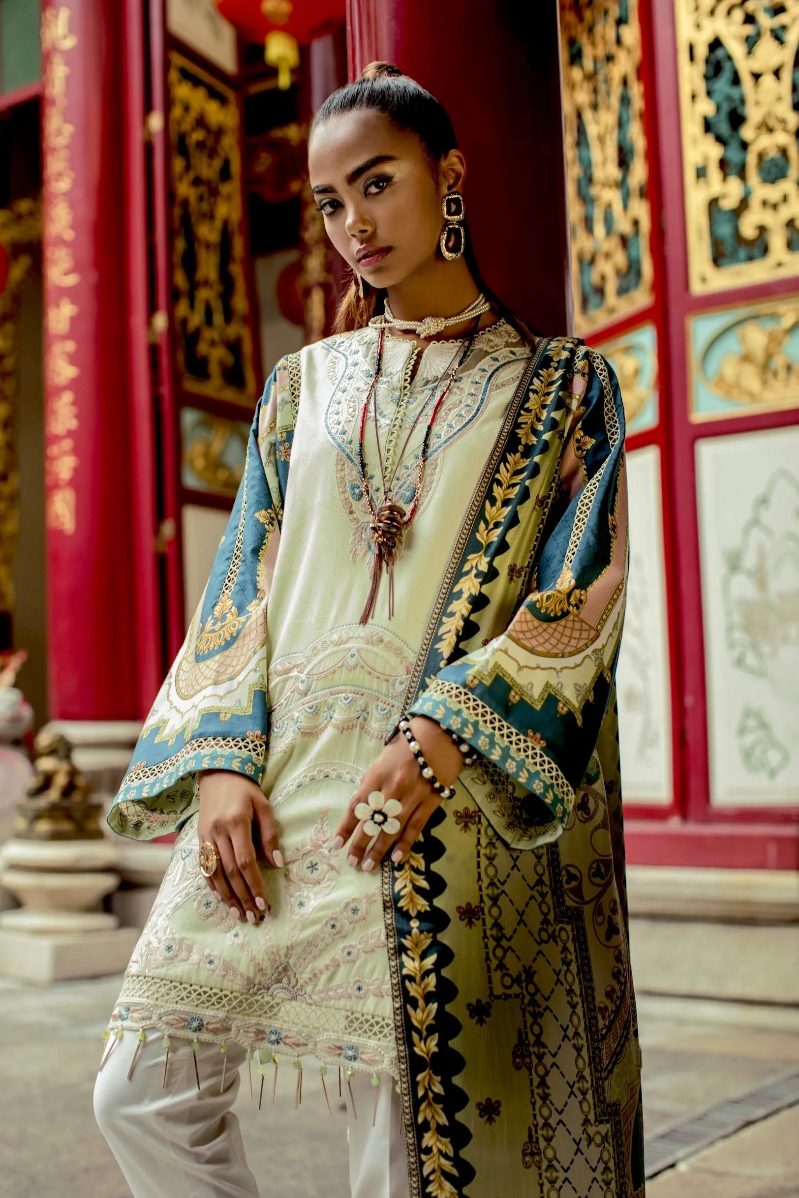Époque X Suffuse by Sana Yasir Lawn Collection – Mint Odyssey