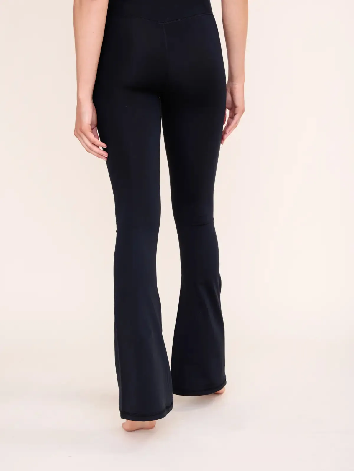 Venice Crossover Waist Yoga Pant